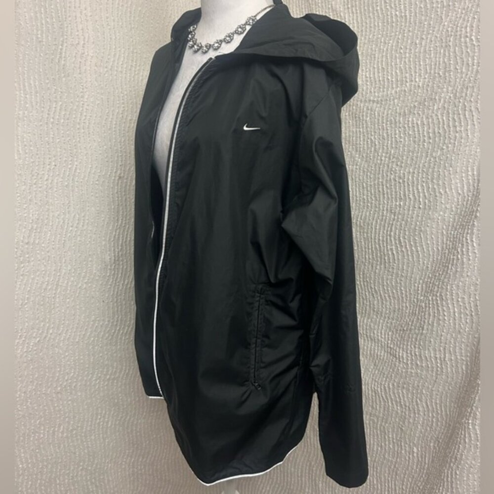 Nike Women’s Windbreaker Jacket L Black White Detail Reflective Front Lightweigh